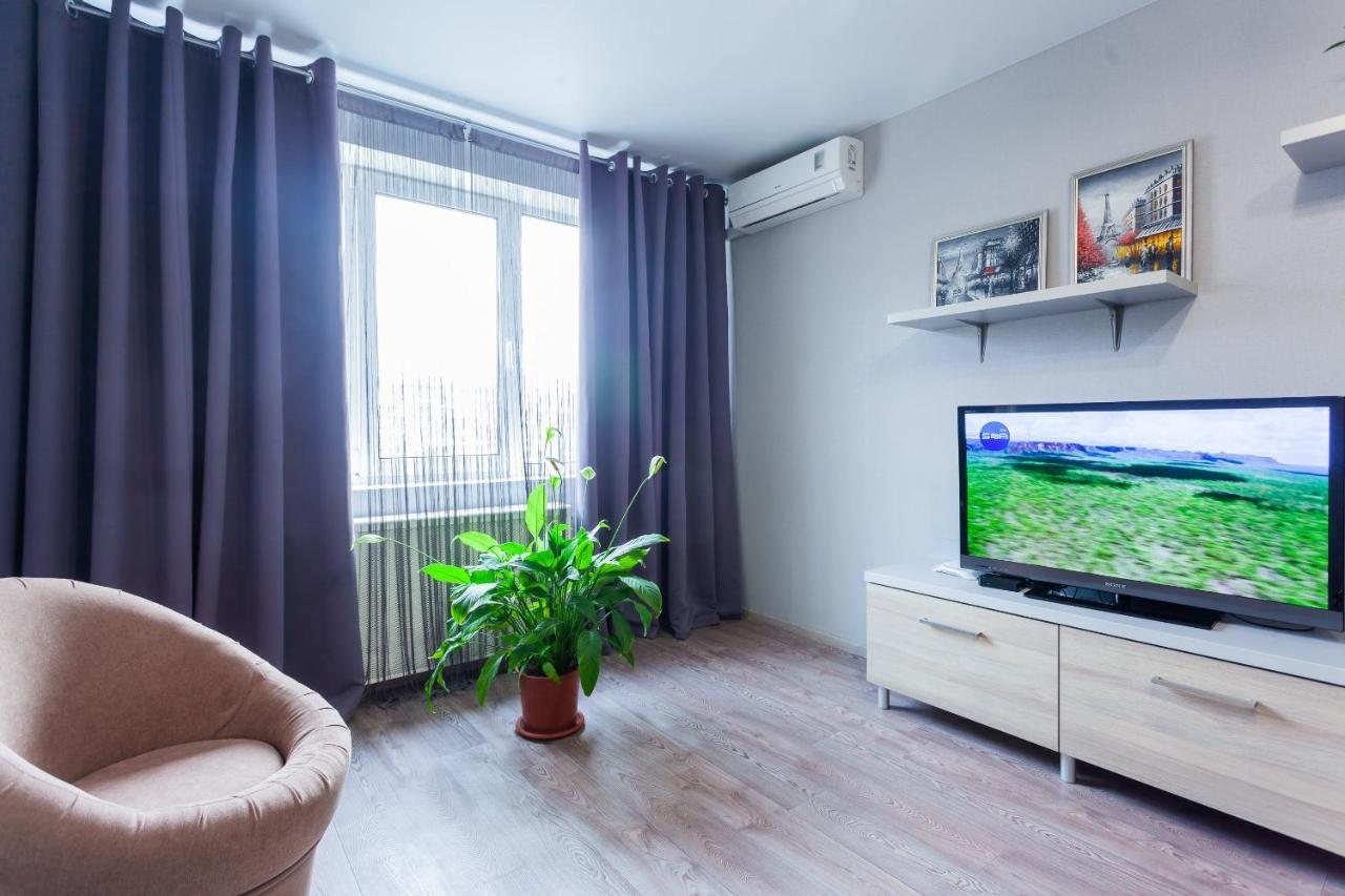 Obolon Metro Station Apartman Kijev Kültér fotó
